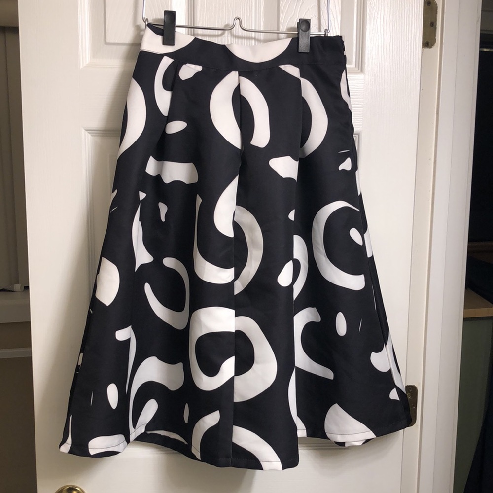 LIKE NEW Black & White Sock Hop A-Line Skirt